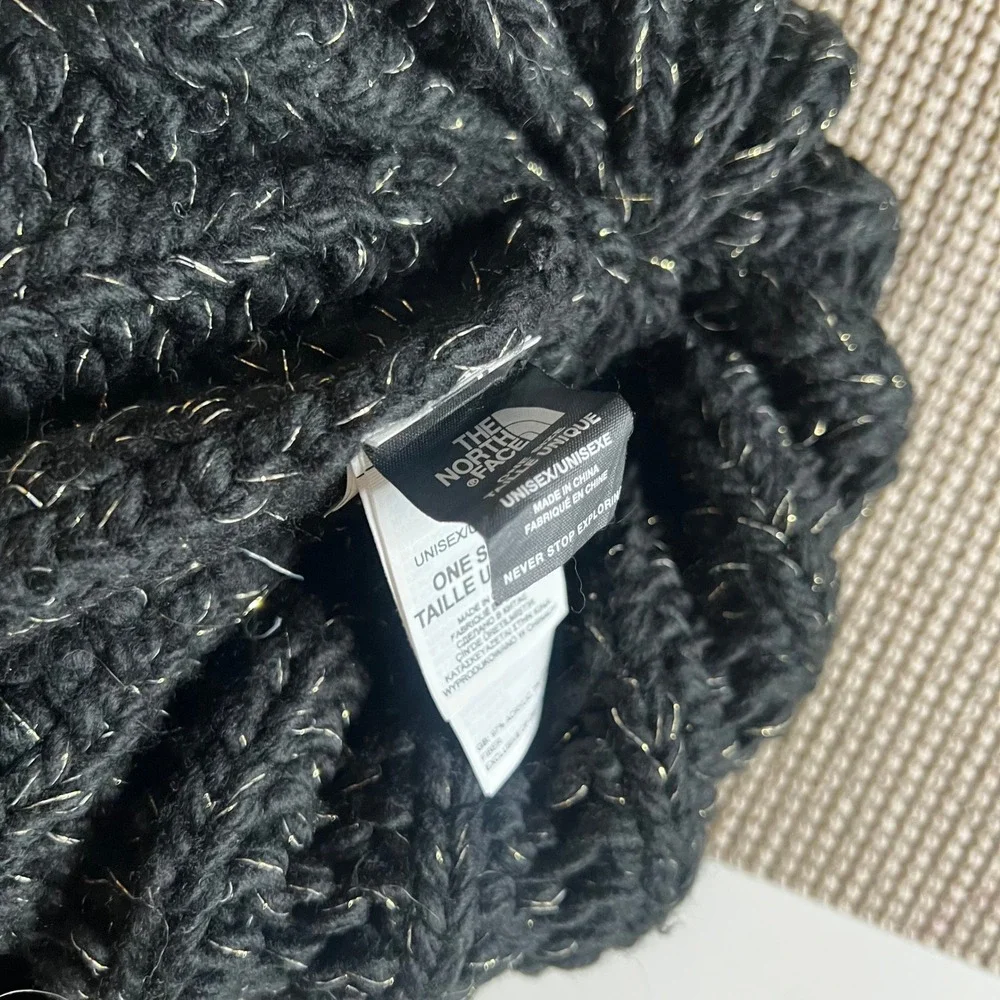 The North Face Black Gold Metallic Chunky Knit Cuffed Beanie Hat Unisex One Size